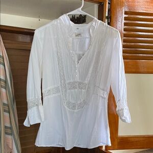 Pete & Greta White Lace Trim Blouse size L
Johnny Was style